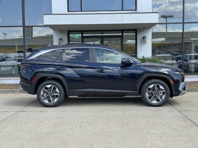new 2025 Hyundai TUCSON Hybrid car, priced at $33,903