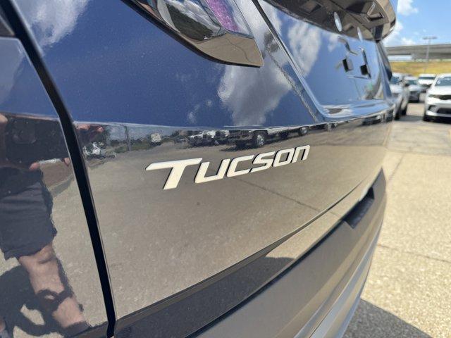 new 2025 Hyundai TUCSON Hybrid car, priced at $33,903