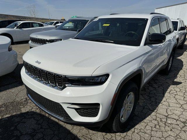 new 2024 Jeep Grand Cherokee car, priced at $40,005