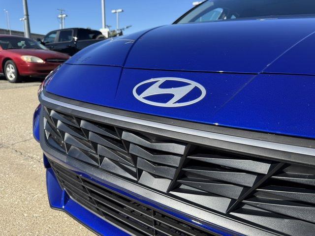 new 2025 Hyundai Elantra car, priced at $20,106