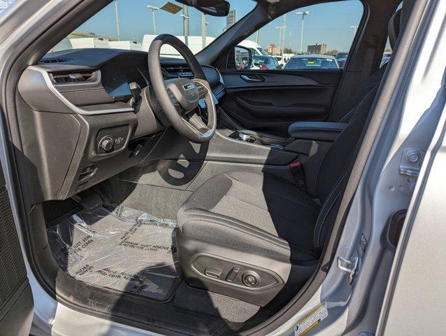 new 2024 Jeep Grand Cherokee car, priced at $40,600