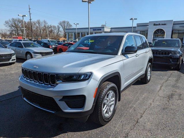 new 2024 Jeep Grand Cherokee car, priced at $40,600