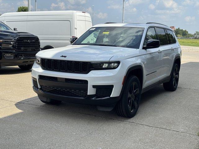 new 2025 Jeep Grand Cherokee L car, priced at $57,842