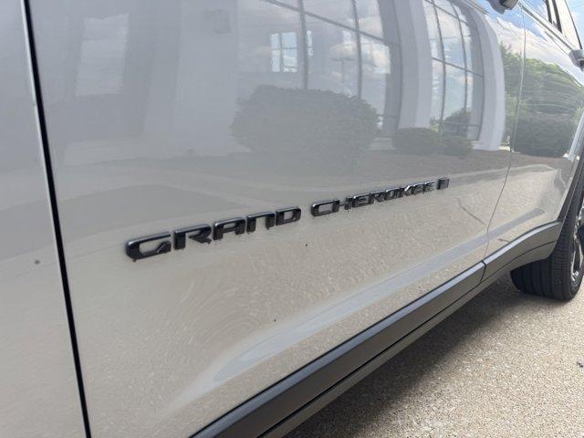 new 2025 Jeep Grand Cherokee L car, priced at $42,000