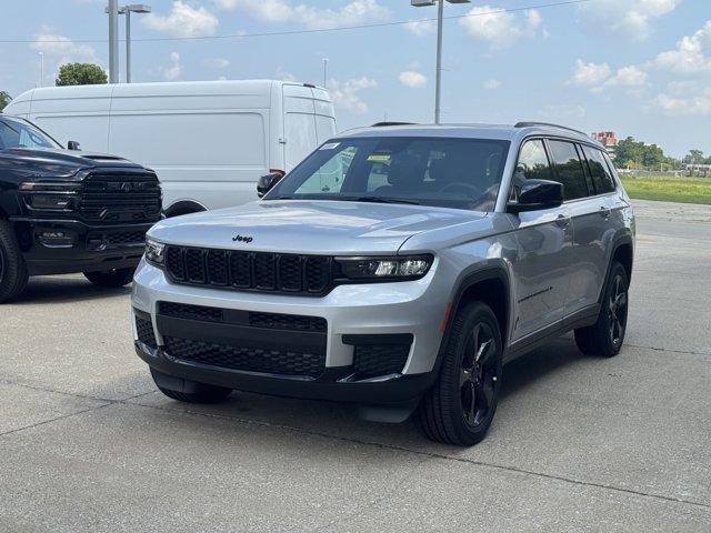 new 2025 Jeep Grand Cherokee L car, priced at $42,000
