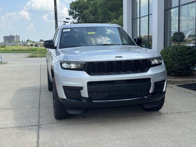 new 2025 Jeep Grand Cherokee L car, priced at $42,000