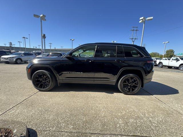 new 2024 Jeep Grand Cherokee car, priced at $36,000