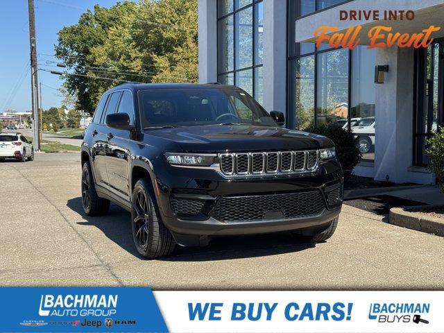 new 2024 Jeep Grand Cherokee car, priced at $36,000