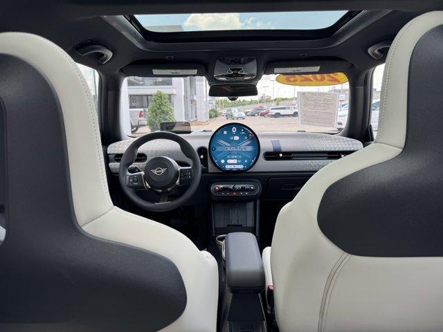 used 2025 MINI Hardtop car, priced at $31,000