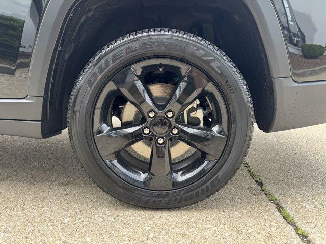 new 2025 Jeep Grand Cherokee L car, priced at $43,000