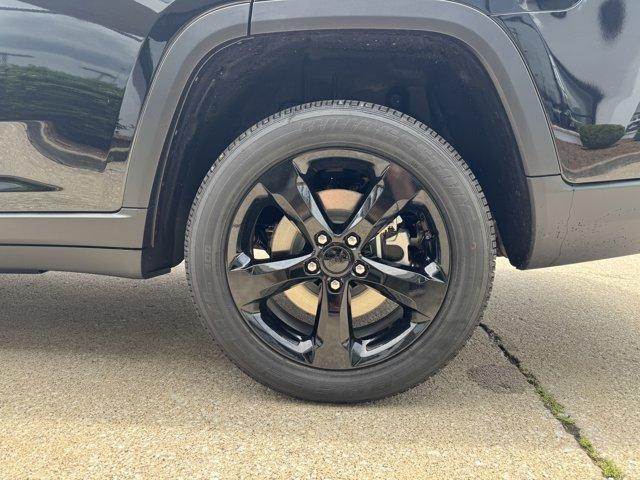new 2025 Jeep Grand Cherokee L car, priced at $42,000
