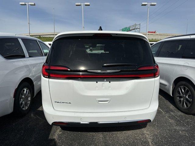 new 2024 Chrysler Pacifica car, priced at $40,530