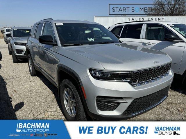 new 2024 Jeep Grand Cherokee car, priced at $40,600