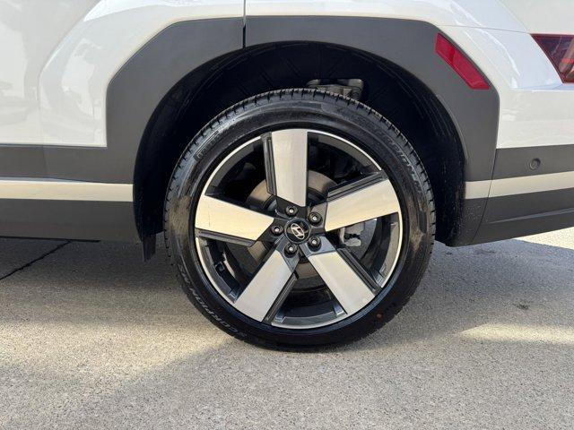 new 2025 Hyundai SANTA FE HEV car, priced at $47,670