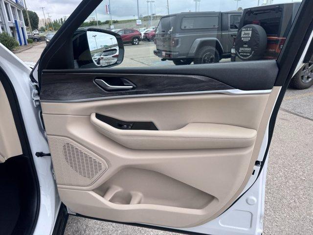 used 2023 Jeep Grand Cherokee car, priced at $35,950