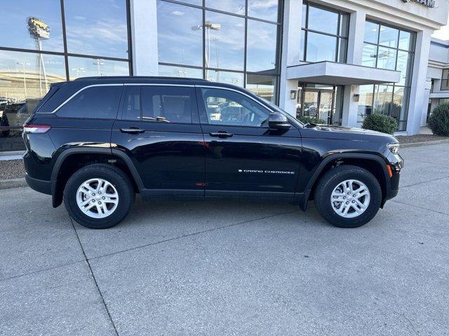 new 2024 Jeep Grand Cherokee car, priced at $40,600