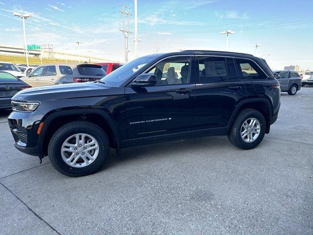 new 2024 Jeep Grand Cherokee car, priced at $40,600