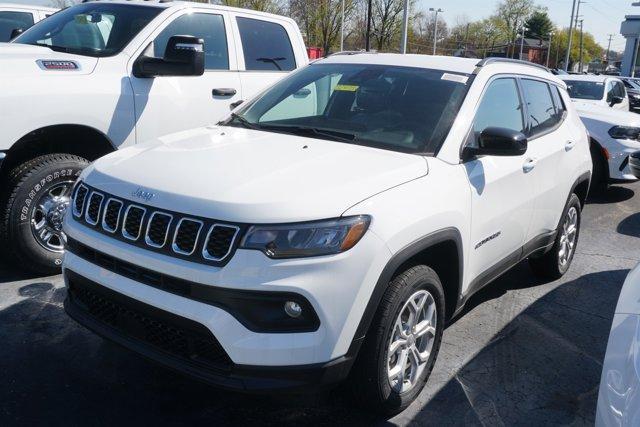 new 2024 Jeep Compass car, priced at $28,000