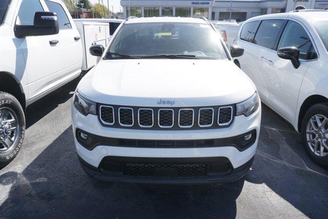 new 2024 Jeep Compass car, priced at $28,000