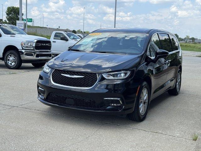 used 2025 Chrysler Pacifica car, priced at $44,950