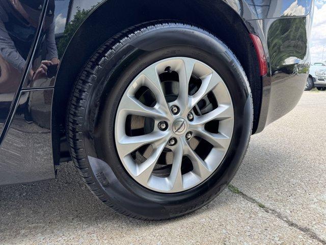 used 2025 Chrysler Pacifica car, priced at $44,950