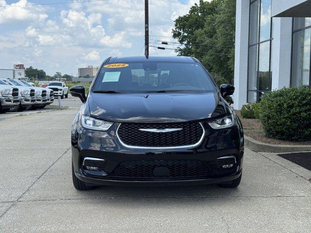 used 2025 Chrysler Pacifica car, priced at $44,950