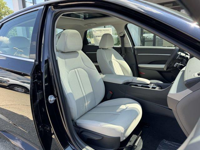 new 2025 Hyundai Sonata car, priced at $27,114
