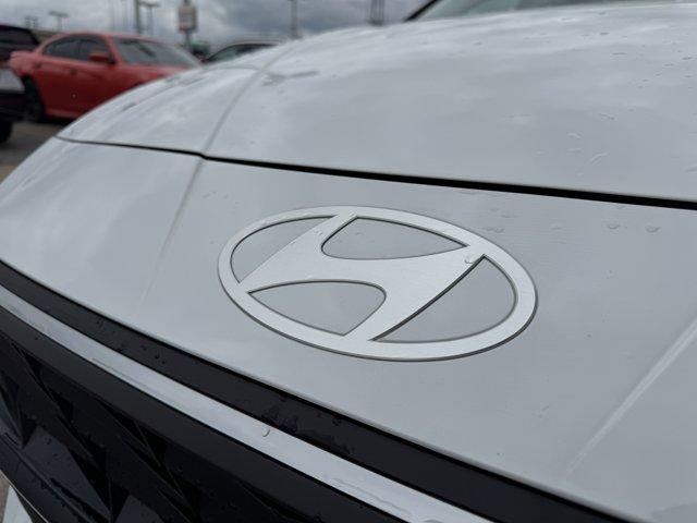 new 2025 Hyundai ELANTRA HEV car, priced at $25,430