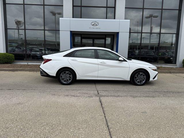 new 2025 Hyundai ELANTRA HEV car, priced at $25,430