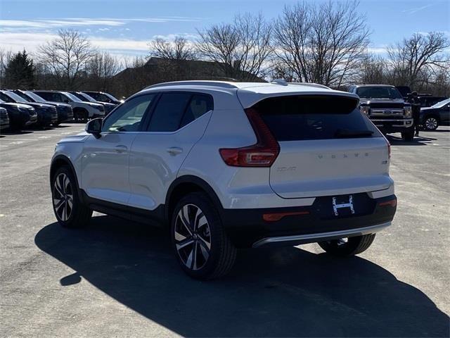 new 2025 Volvo XC40 car, priced at $48,225