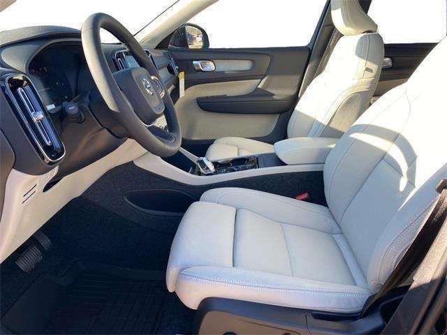 new 2025 Volvo XC40 car, priced at $49,790