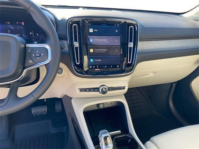 new 2025 Volvo XC40 car, priced at $49,790