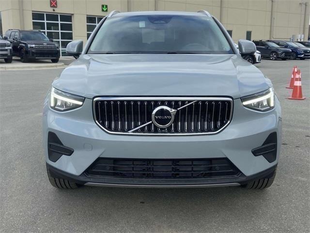 new 2025 Volvo XC40 car, priced at $45,465
