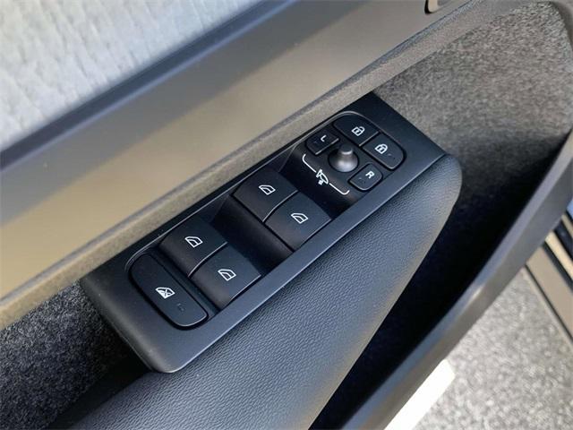 new 2025 Volvo XC40 car, priced at $46,335