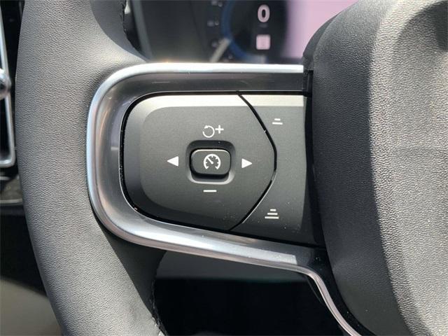 new 2025 Volvo XC40 car, priced at $46,335