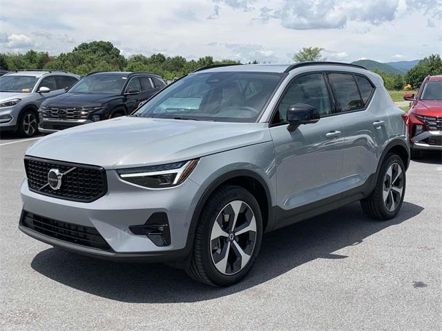 new 2025 Volvo XC40 car, priced at $46,335