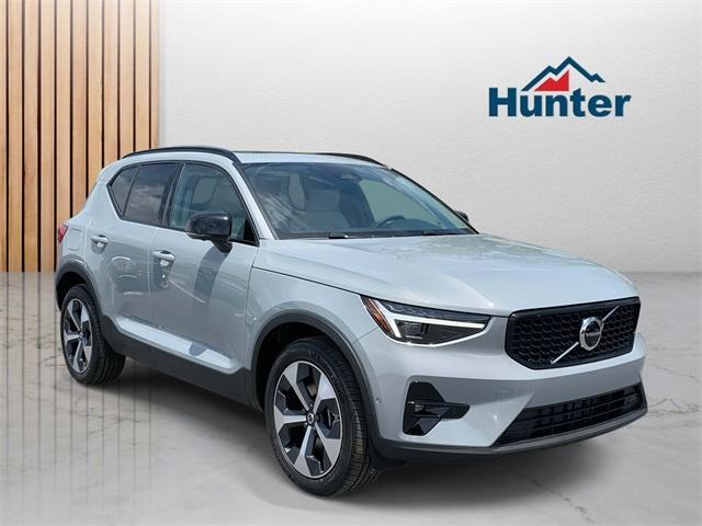 new 2025 Volvo XC40 car, priced at $46,335