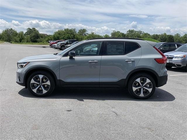 new 2025 Volvo XC40 car, priced at $46,335
