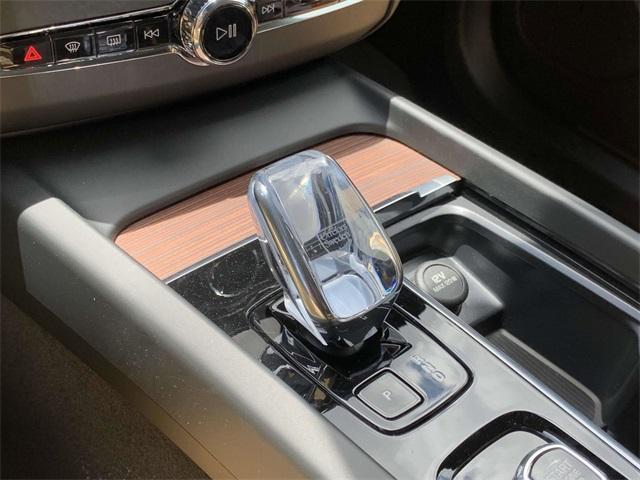 new 2025 Volvo XC60 car, priced at $60,660