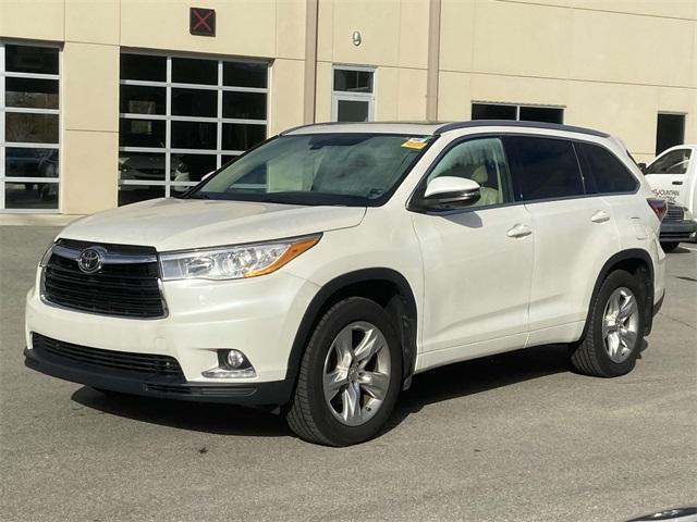 used 2014 Toyota Highlander car, priced at $22,842