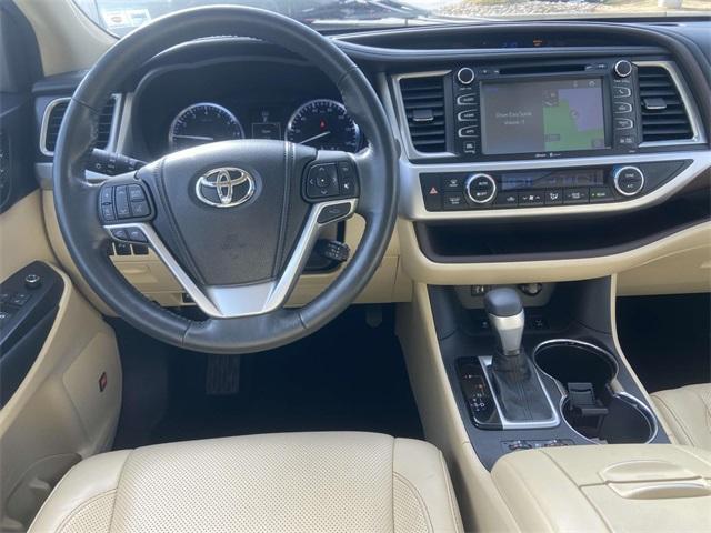 used 2014 Toyota Highlander car, priced at $22,842