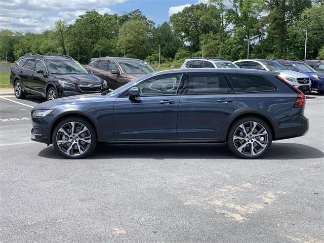new 2025 Volvo V90 Cross Country car, priced at $68,965