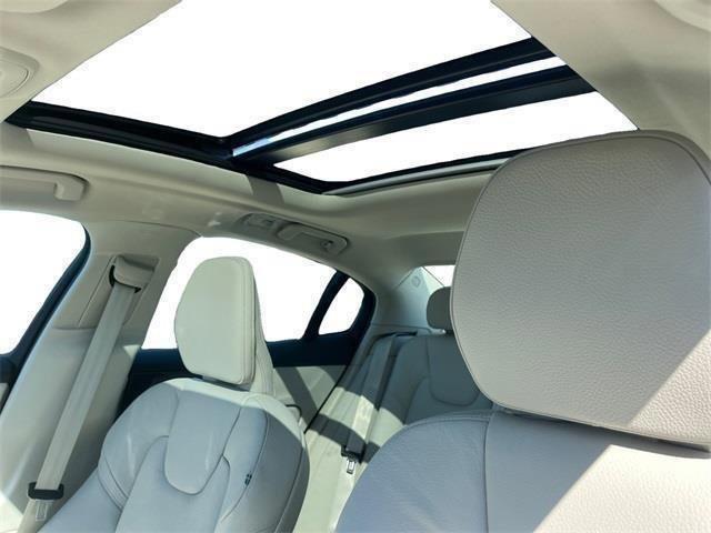 new 2024 Volvo S60 car, priced at $39,825
