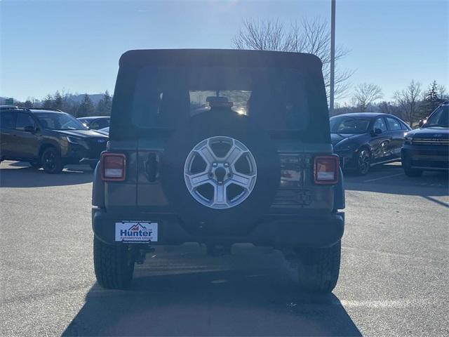 used 2022 Jeep Wrangler Unlimited car, priced at $28,802