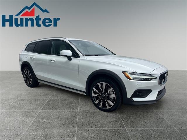 new 2024 Volvo V60 Cross Country car, priced at $59,184