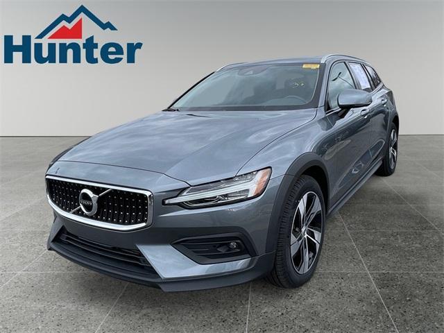 used 2021 Volvo V60 Cross Country car, priced at $35,330
