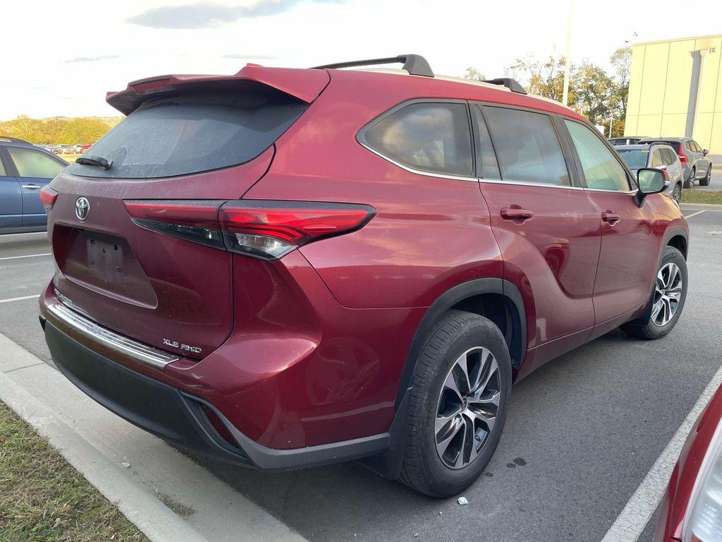 used 2022 Toyota Highlander car, priced at $38,250