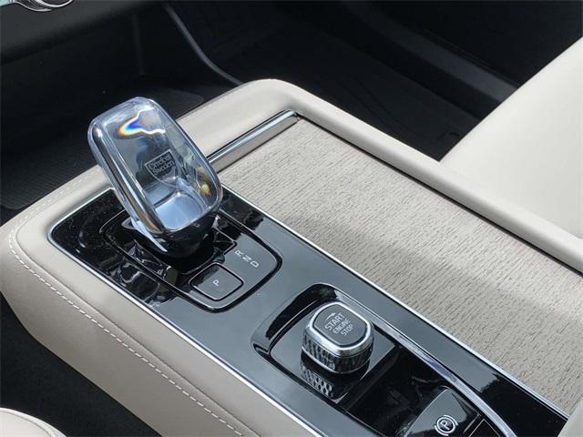 new 2025 Volvo XC90 car, priced at $61,925