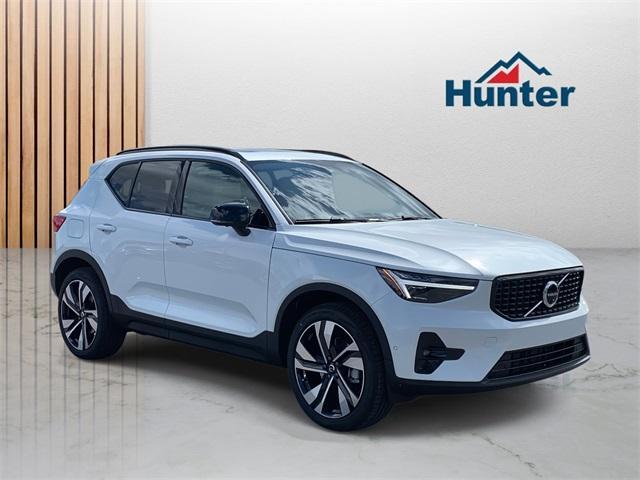 new 2025 Volvo XC40 car, priced at $49,810