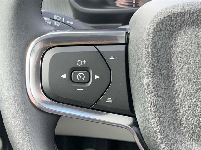 new 2025 Volvo XC40 car, priced at $49,810